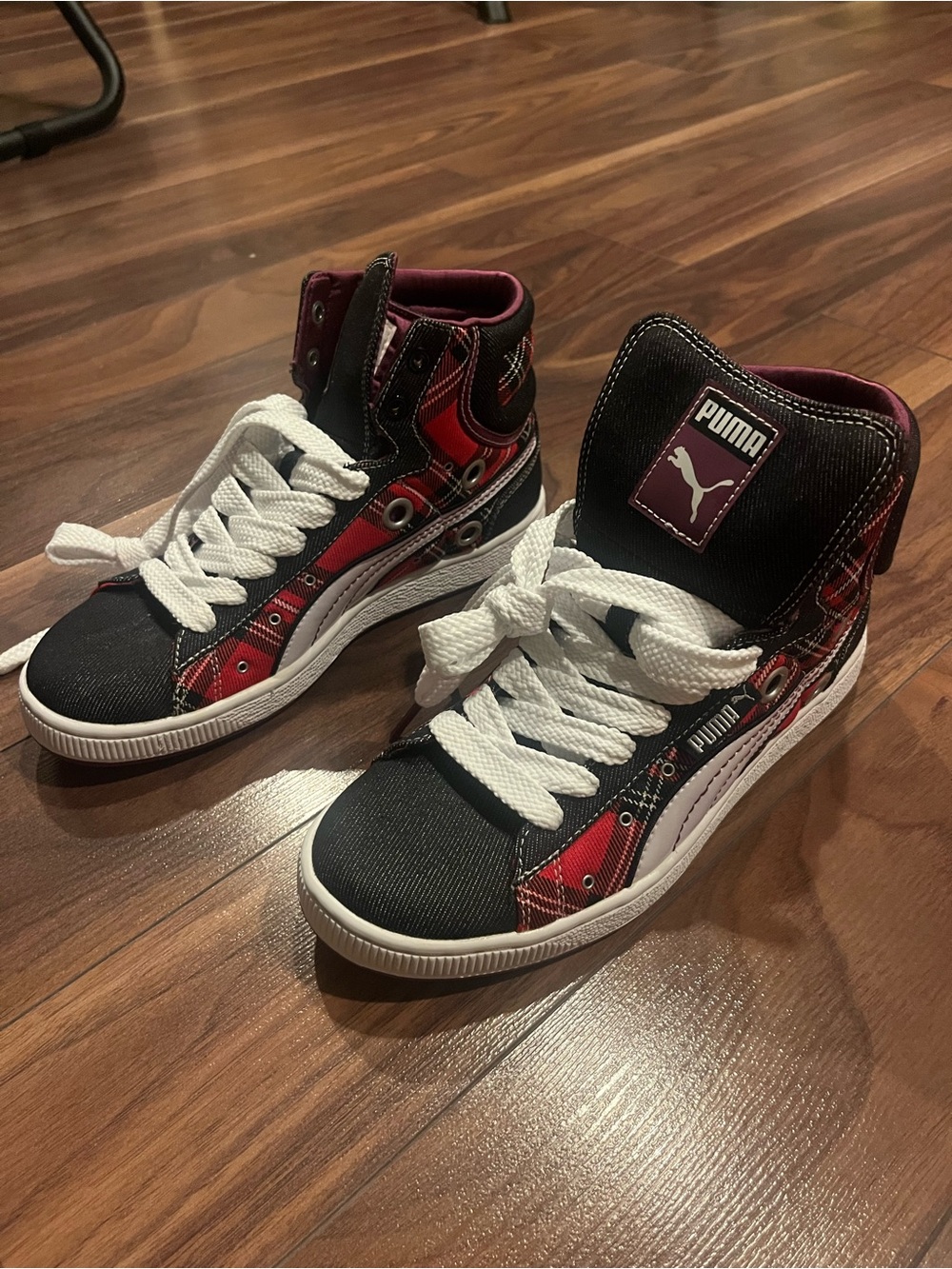 Vintage PUMA Women’s High-Top Sneakers in Black & Red Plaid